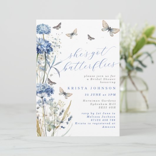 Ze heeft Butterflies Blue Hydrangea Vrijgezellenfe Kaart (Staand voorkant)