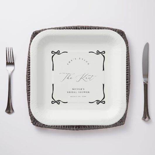 Ze heeft de Black Knot Bow aan het strikken Papieren Bordje