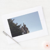 Ze heeft de maan in haar handen. rechthoekige sticker (Envelop)