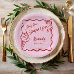 Ze heeft een golvende border sketch bruids papieren bordje<br><div class="desc">Ze is geschept omhoog golvende grens schets vrijgezellenfeest monogrammed gedrukte papier borden sjabloon,  ijs met een kersen op de top golvende rand lint coquette vrijgezellenfeest gepersonaliseerde naam papier borden,  rood en roze coquette vrijgezellenfeest papier borden,  handgetrokken vrijgezellenfeest gepersonaliseerde tafel decor</div>