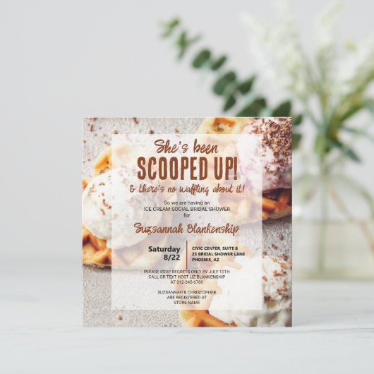 Ze heeft een ijsje, hartvormige wafel kaart (Staand voorkant)