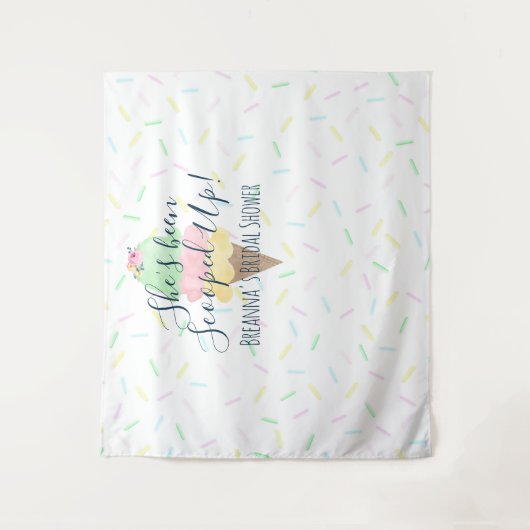 Ze heeft een ijsje op de achtergrond wandkleed (Voorkant)