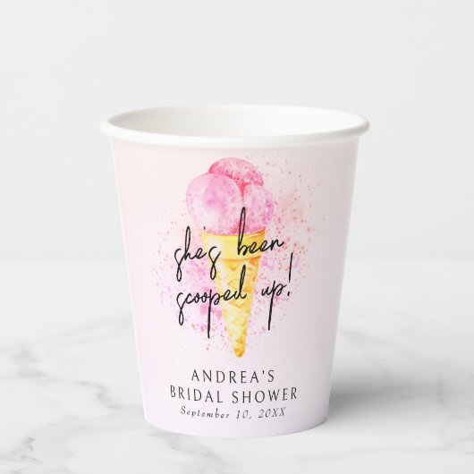 Ze heeft een roze ijsje Vrijgezellenfeest Papieren Bekers (Voorkant)