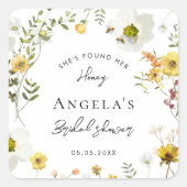 Ze Heeft Haar Honing Gele Bloemige Bruidsbruiloft Vierkante Sticker (Voorkant)