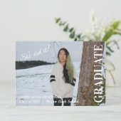 Ze heeft het gedaan! Minimalistische tekst Graduat Kaart (Staand voorkant)