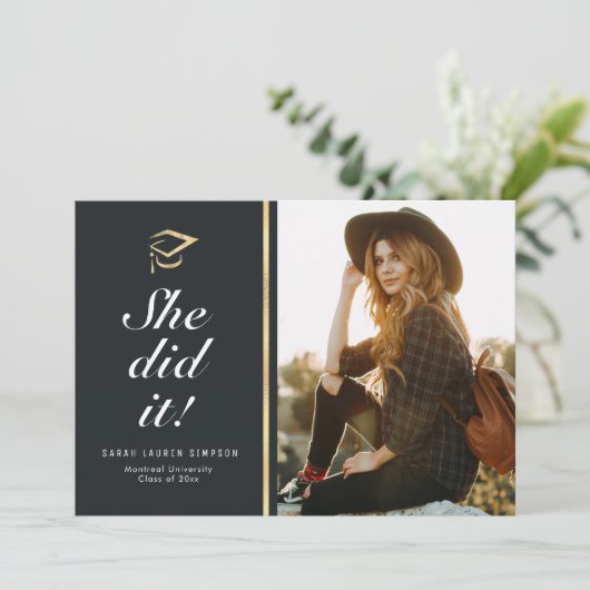 ZE HEEFT HET GEDAAN | white script photo afstudere Kaart (Staand voorkant)