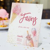 Ze heeft vrijgezellenfeest gunsten gekregen reclamebord met voetstuk