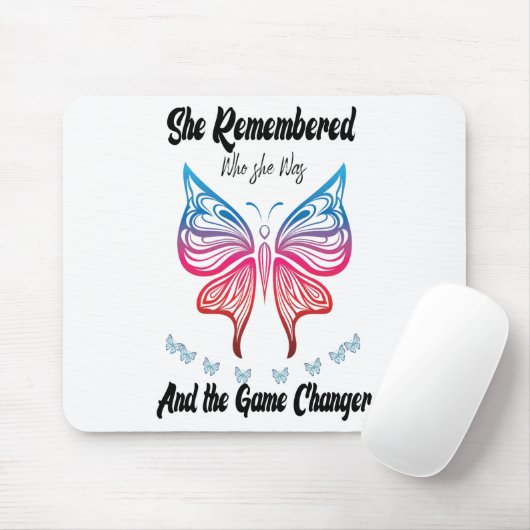 Ze herinnerde zich wie ze was en het spel verander muismat (Met muis)