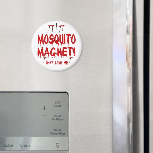 Ze houden van me grappige bloeddruppelende mug magneet (Insitu (Koelkast))