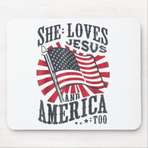 Ze houdt van Jezus en Amerika ook Usa-vlag 4 juli Muismat