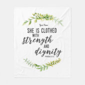 Ze is afgedekt in kracht en waardigheid fleece deken (Voorkant)