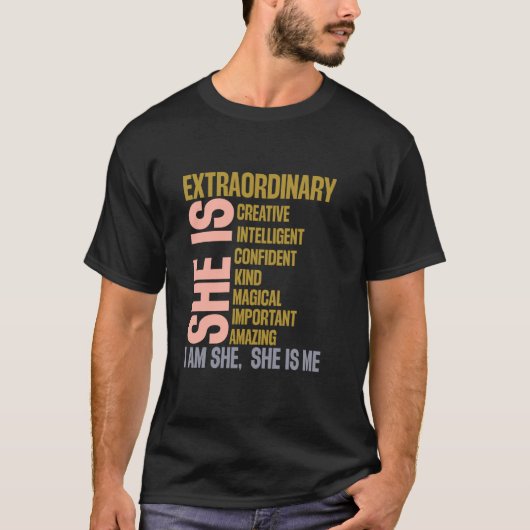 Ze is buitengewoon creatief intelligent zelfverzek t-shirt (Voorkant)