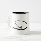 ZE IS DE BOSS. TWEEKLEURIGE KOFFIEMOK (Voorkant links)