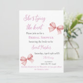 Ze is de knoop roze strik Vrijgezellenfeest Kaart (Staand voorkant)