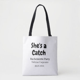 Ze is een aanwinst vrijgezellenfeest naam datum ee tote bag