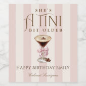 Ze is een beetje ouder Espresso Martini verjaardag Wijn Etiket (Enkel label)