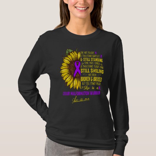 Ze is een Chiari Malformatie-worm. T-shirt (Voorkant)