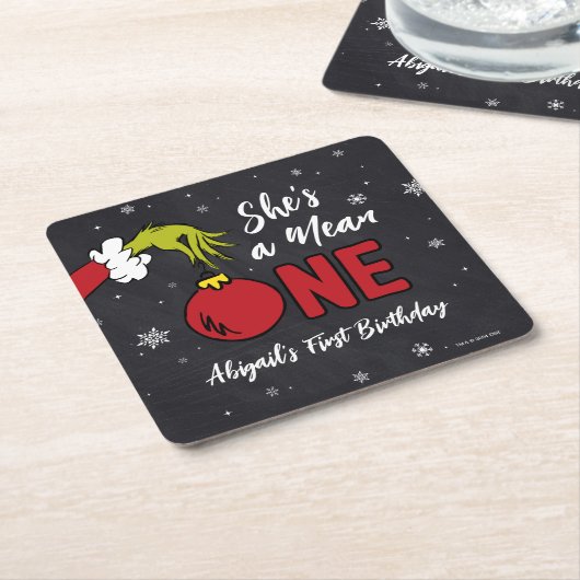 Ze is een gemene | Grinch Chalkboard Verjaardag Kartonnen Onderzetters (Schuin)