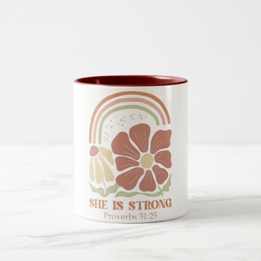 Ze is een sterk Bijbelvers Tweekleurige Koffiemok (Center)
