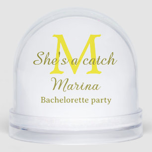 Ze is een vangst gele monogram vrijgezellenfeest n sneeuwbol