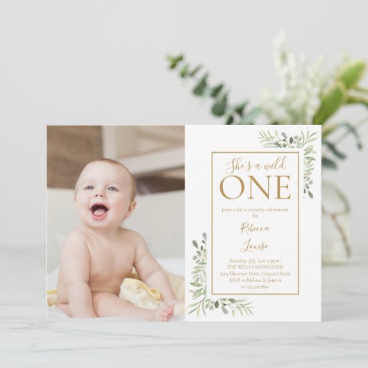 Ze is een Wild One 1st Birthday Greenery Foto Kaart (Staand voorkant)