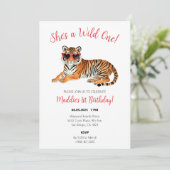 Ze is een Wild One Tiger Waterverf verjaardagsuitn Bedankkaart (Staand voorkant)