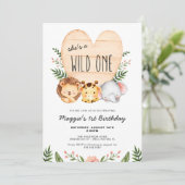 Ze is een wilde één safari dieren 1e verjaardag kaart (Staand voorkant)