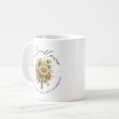 Ze is een Zonnebloem Sterk en Bold Custom Monogram Koffiemok (Voorkant links)