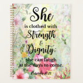 Ze is gekleed met de kracht van Floral Scripture Planner (Voorkant)