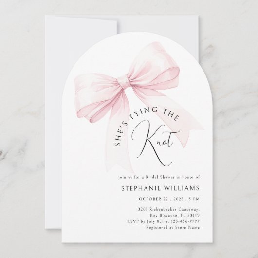 Ze is het binden van de knoop boog bruids douche u kaart (Voorkant)