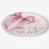 Ze is het knopen van de Pink Bow Vrijgezellenfeest Papieren Bordje (Gekanteld)