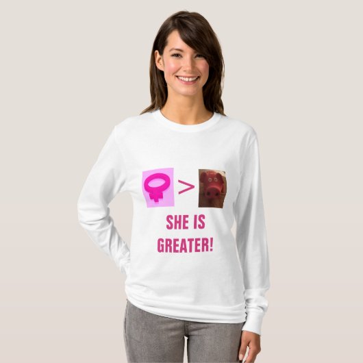 ZE IS HET SHIRT MET LANGE MOUWEN VAN GROTERE VROUW (Voorkant volledig)