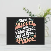 Ze is in bloei en ongestoord buiten bereik en kaart (Staand voorkant)