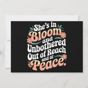 Ze is in bloei en ongestoord buiten bereik en kaart