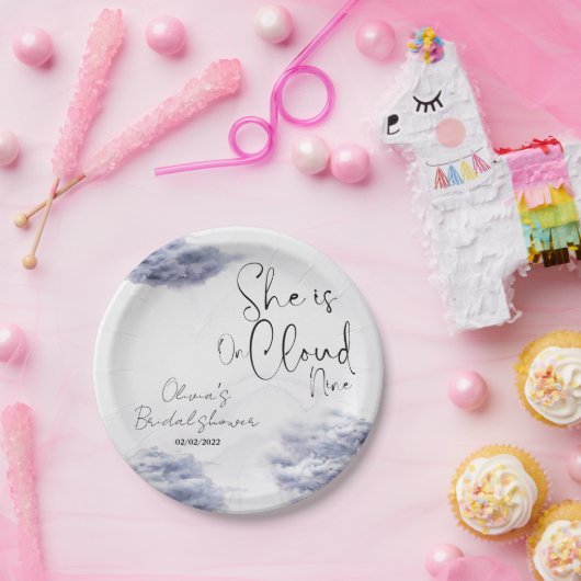 Ze is in de wolk negen papieren bordje (Feest)