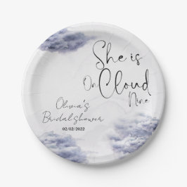 Ze is in de wolk negen papieren bordje