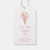 Ze is in het Vrijgezellenfeest opgeslokt. Cadeaulabel (Voorkant)