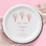 Ze is in het Vrijgezellenfeest opgeslokt. Papieren Bordje<br><div class="desc">Dit vrijgezellenfeesten papieren bord met een ijsthema is versierd met waterverf bloemen en ijskegels. De tekst zegt: "Ze is opgepakt!" in stijlvolle roze script typografie. Gemakkelijk aan te passen. Originele Waterverf © Michele Davies.</div>