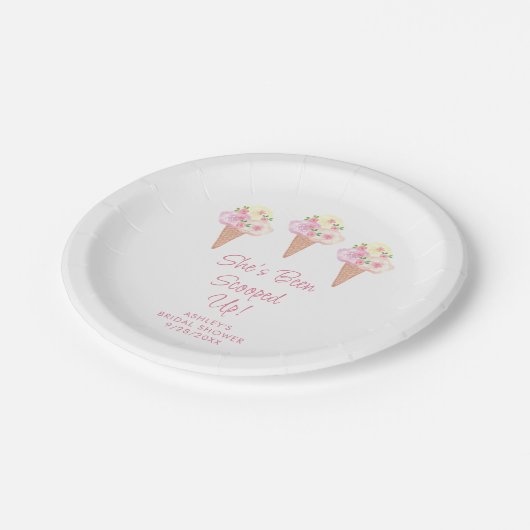 Ze is in het Vrijgezellenfeest opgeslokt. Papieren Bordje (Gekanteld)