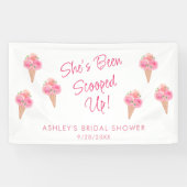 Ze is in het Vrijgezellenfeest opgeslokt. Spandoek (Horizontaal)