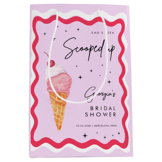 Ze is in roze en rode roze retroflector opgehoopt. medium cadeauzakje (Voorkant)