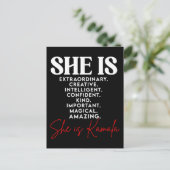 Ze is Kamala, een sterke creatieve, verbazingwekke Feestdagenkaart (Staand voorkant)