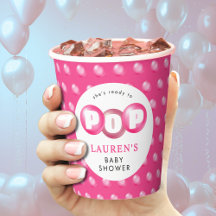 Ze is klaar om de Pop Bubblegum Pink Girl Baby sho