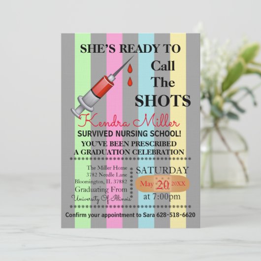 Ze is klaar om het Afstuderen van de showts te roe Kaart (Staand voorkant)