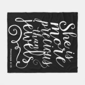 Ze is kostbaarder dan Jewels Spreuken Zwart Fleece Deken (Voorkant (Horizontaal))