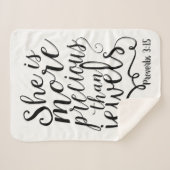 Ze is kostbaarder dan juwelen Spreuken 3:15 Sherpa Deken (Voorkant (horizontaal))