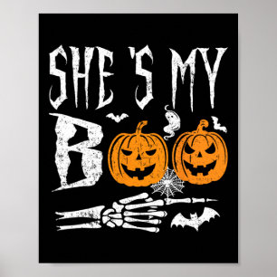 Ze is mijn boek Skeleton Hand Pumpkin Halloween Ma Poster