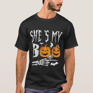 Ze is mijn boek Skeleton Hand Pumpkin Halloween Ma T-shirt