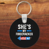 Ze is mijn Firecracker Matching Partner voor 4th o Sleutelhanger (Voorkant)