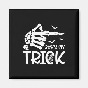 Ze is mijn truc Skeleton Hand Halloween kostuum co Magneet